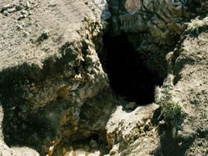 غار باستانی اسطل خوار